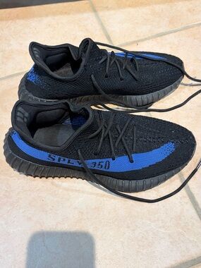 Men's Black and Blue Knit Athletic Sneakers (Yeezy 350)